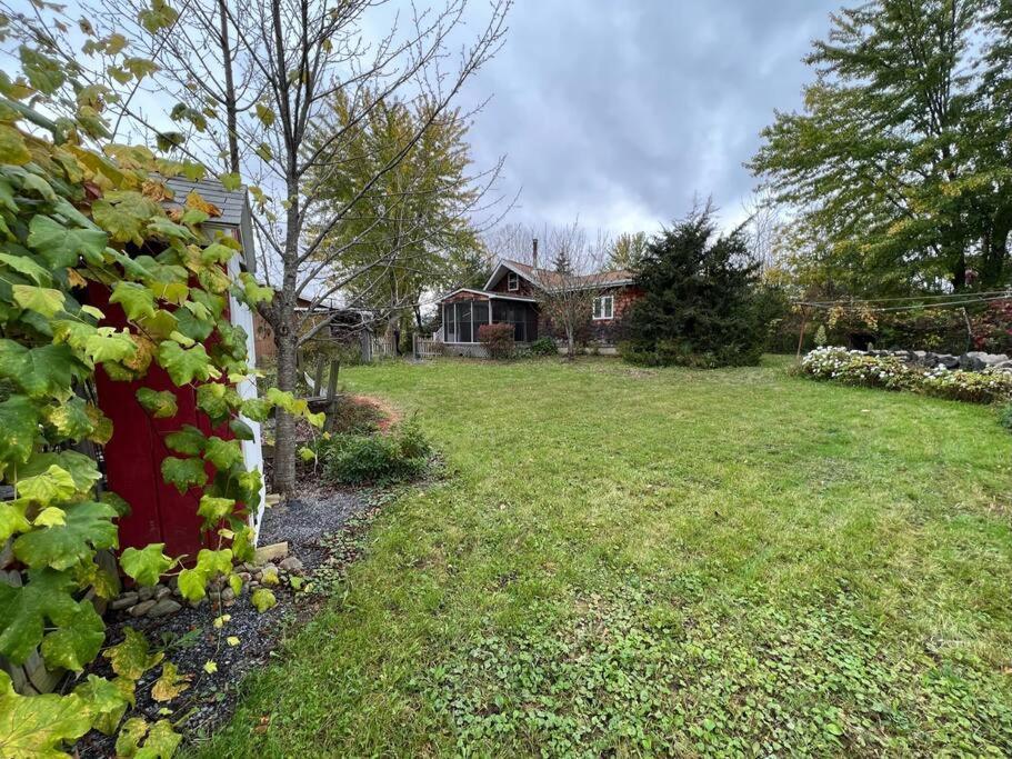 Country Cottage Penn Yan Exterior photo